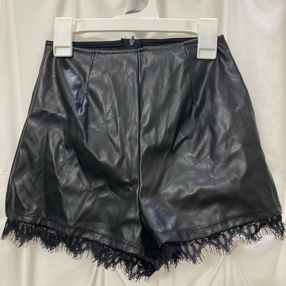 Windsor Black Shorts